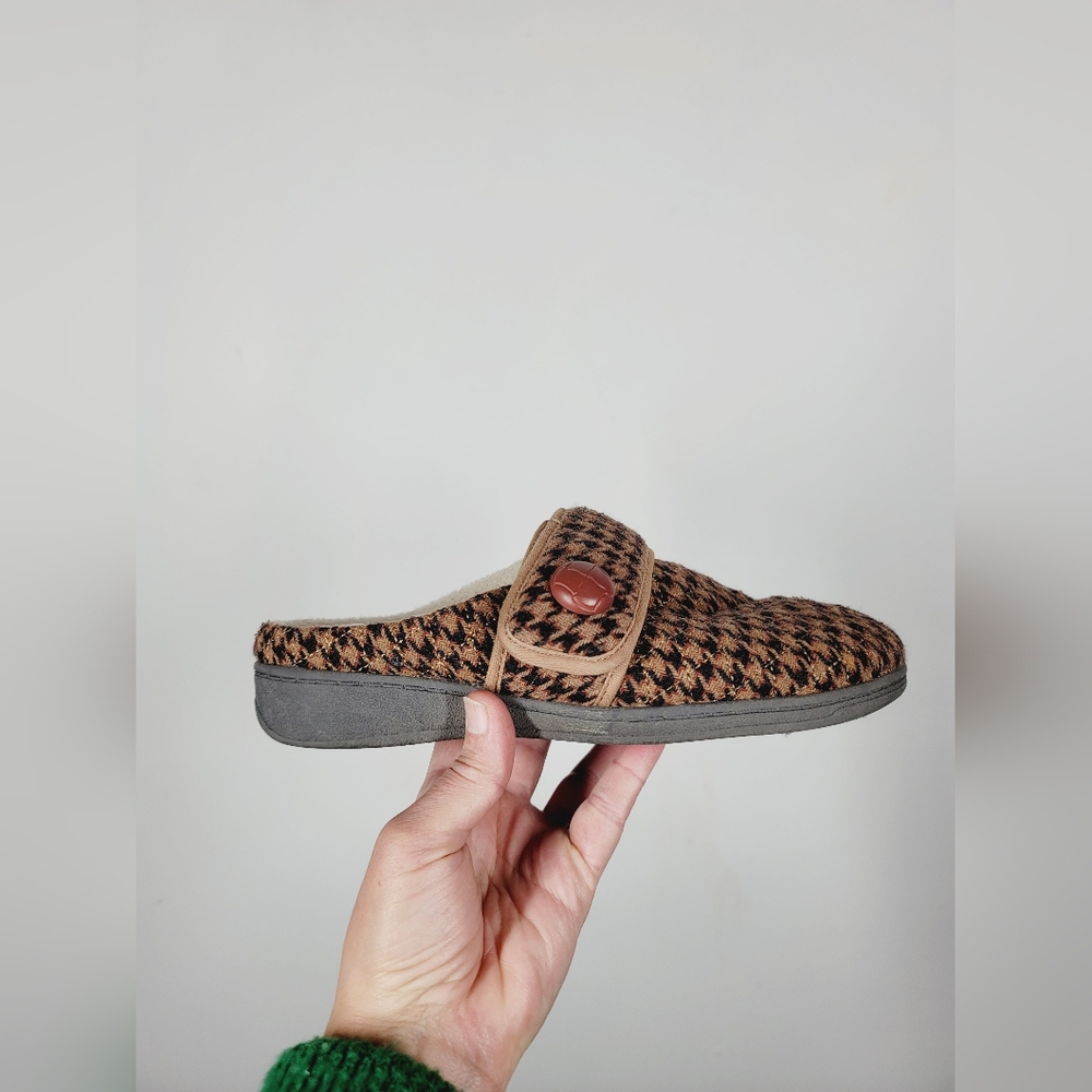 Vionic Brown Houndstooth Slip-On Shoes, Size 7